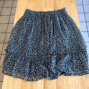 Adorable Flower Print Mini Skirt Size Small